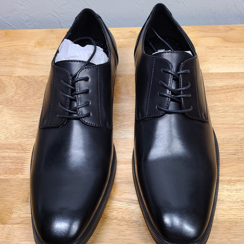 NWT: Men's Kenneth Cole Dress Shoe: Size 11